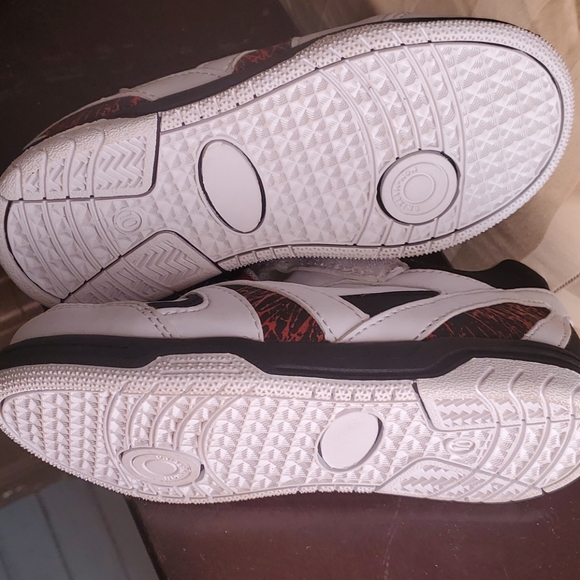 Shoe - Picture 3 of 3